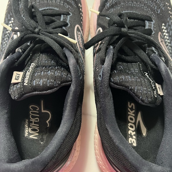 Women’s Brooks glycerin 19 running sneakers in GUC. - Picture 4 of 9